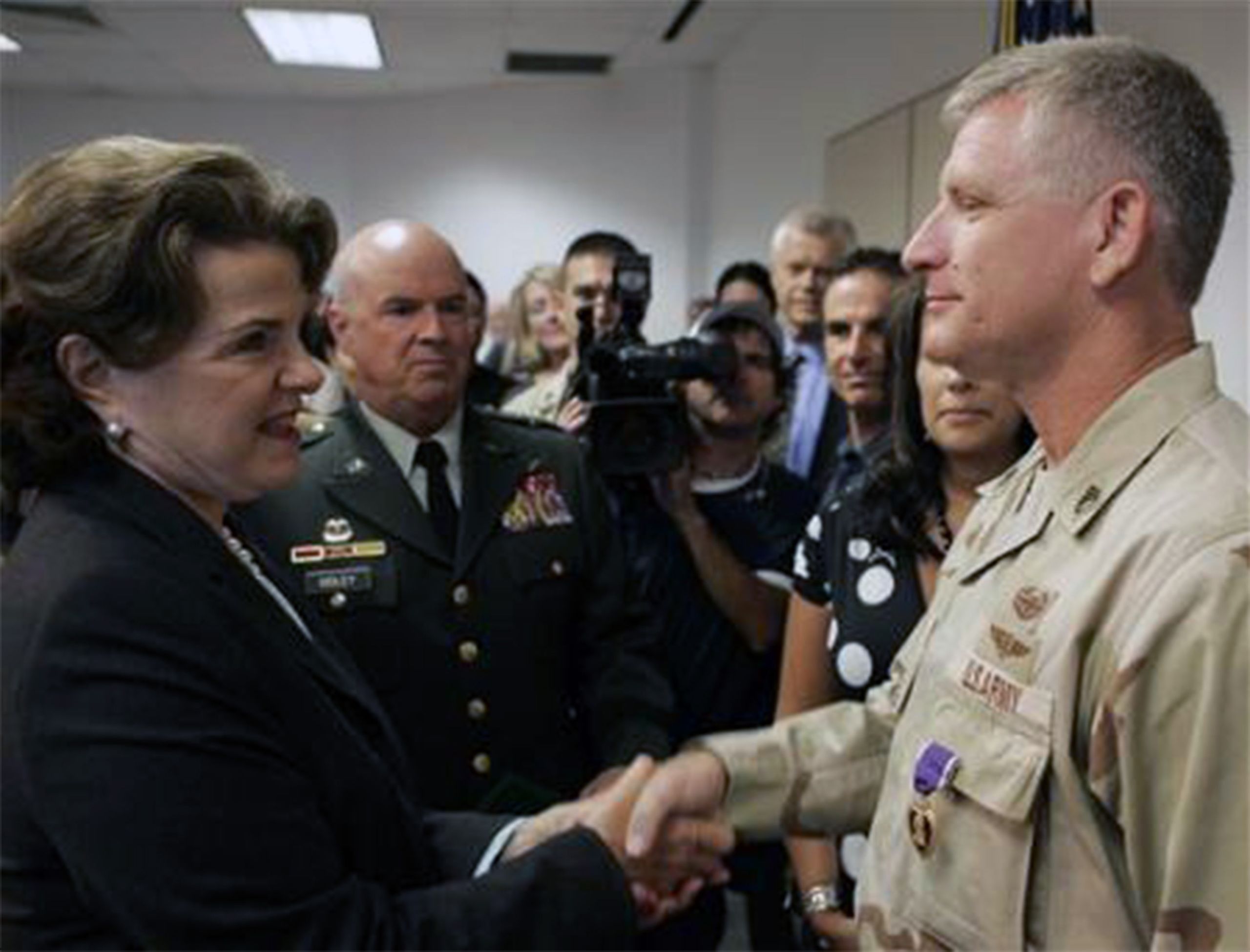 Sgt Eastlund photo receiving Purple Heart