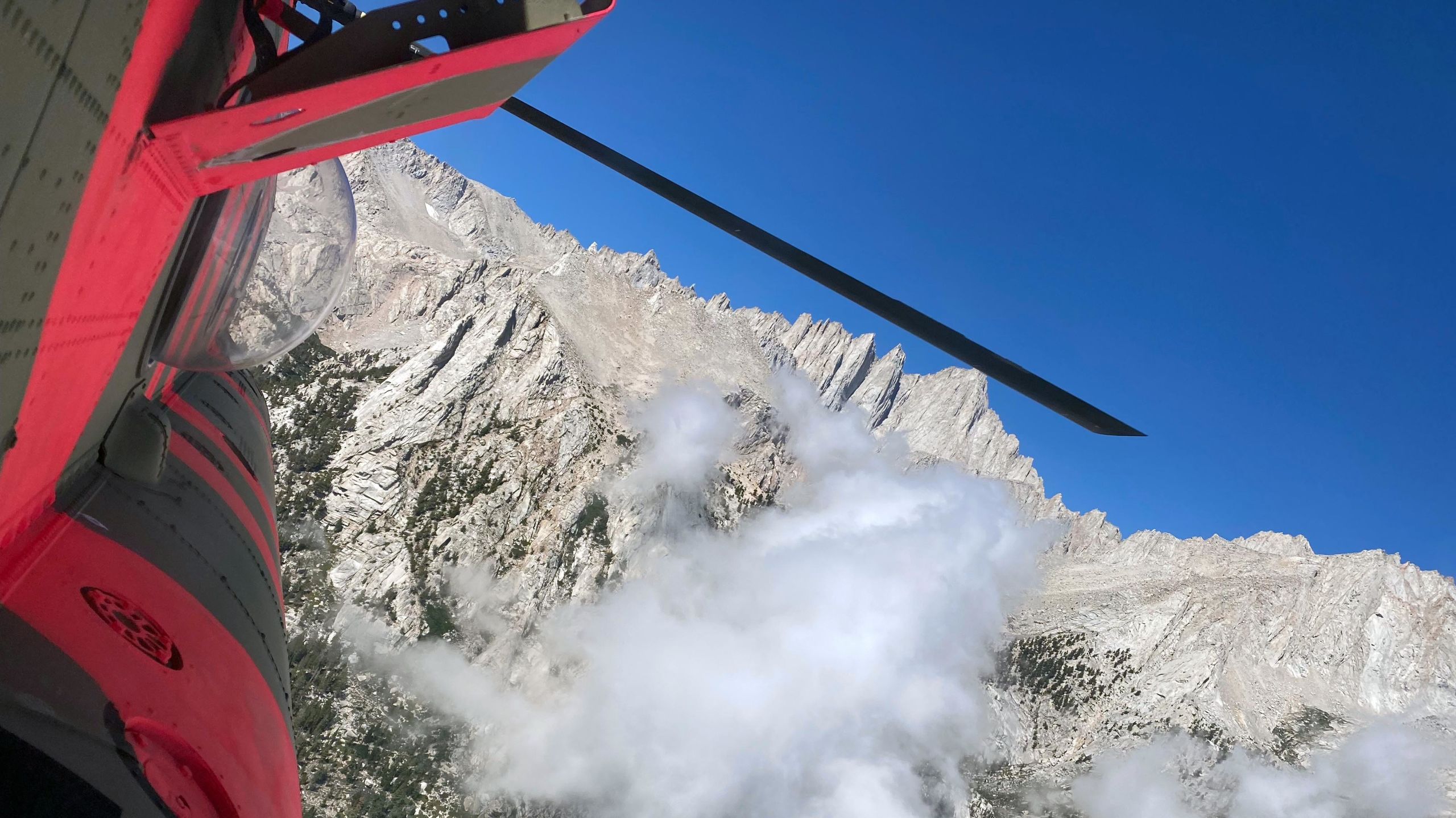 Chinook crew rescues hikers off Mt. Whitney