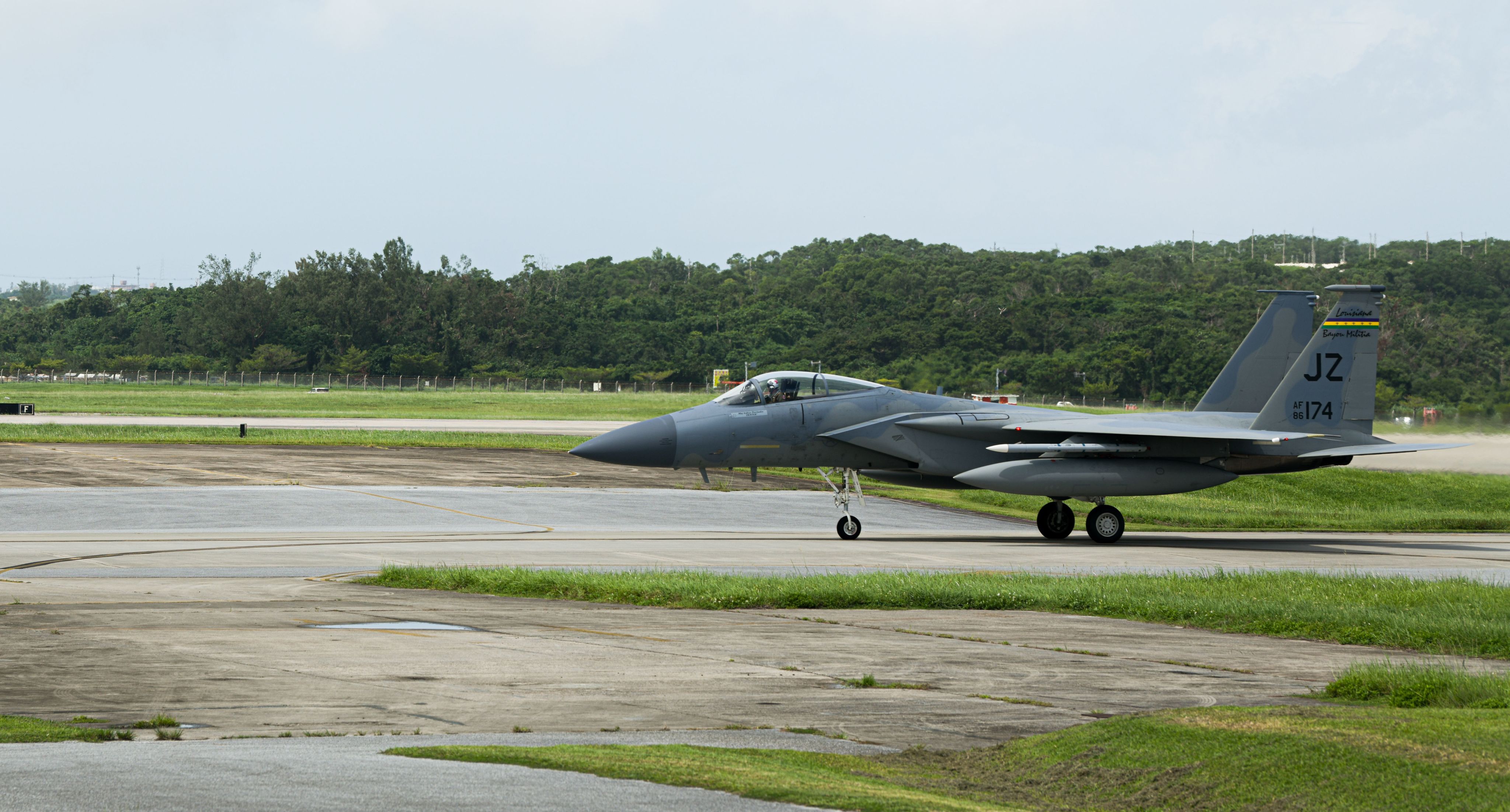 F-16 on flightline